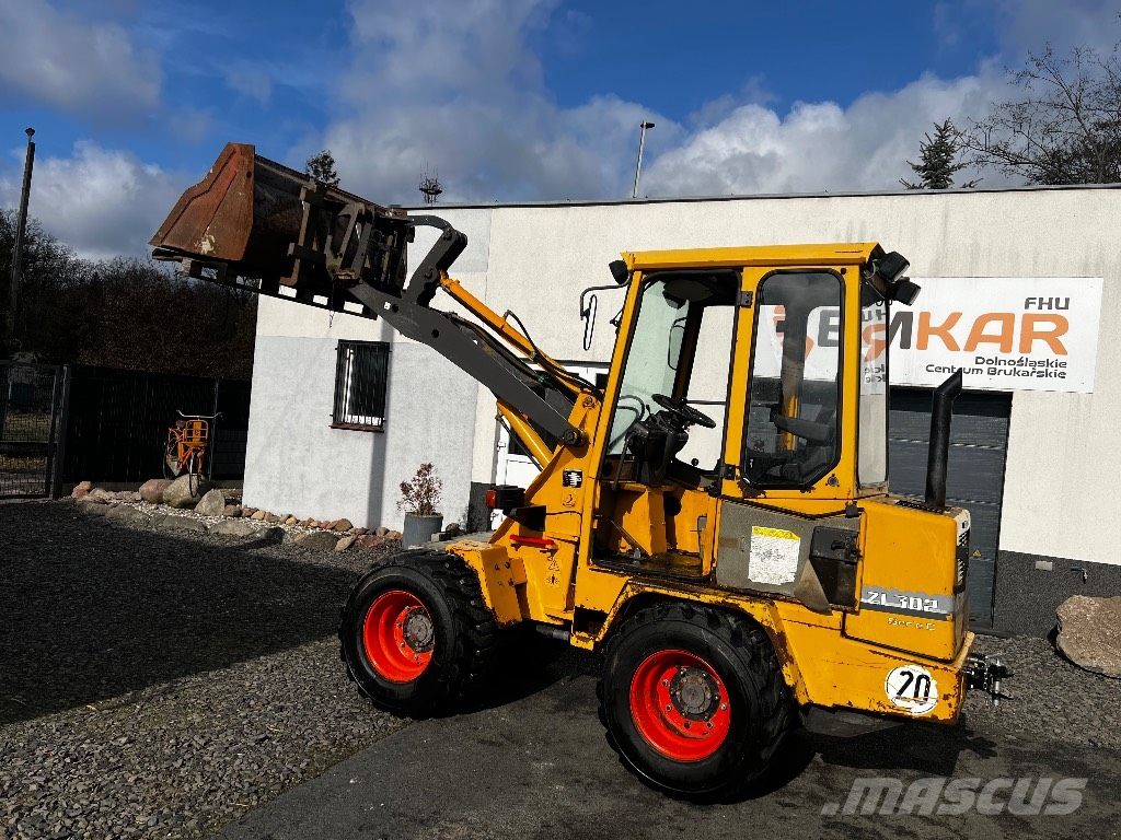 Volvo ZL 302 Gumikerekes homlokrakodók