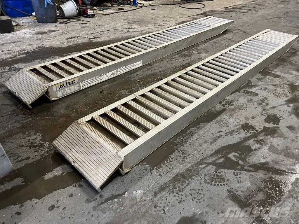 Altec OPRIJPLATEN (RAMPEN) 3,65 METER LANG معدات البناء - غير ذلك