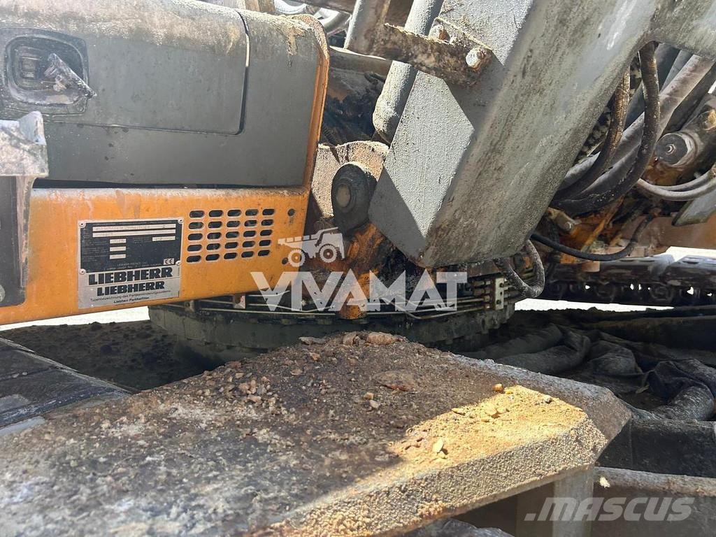 Liebherr R944C Rupsgraafmachines