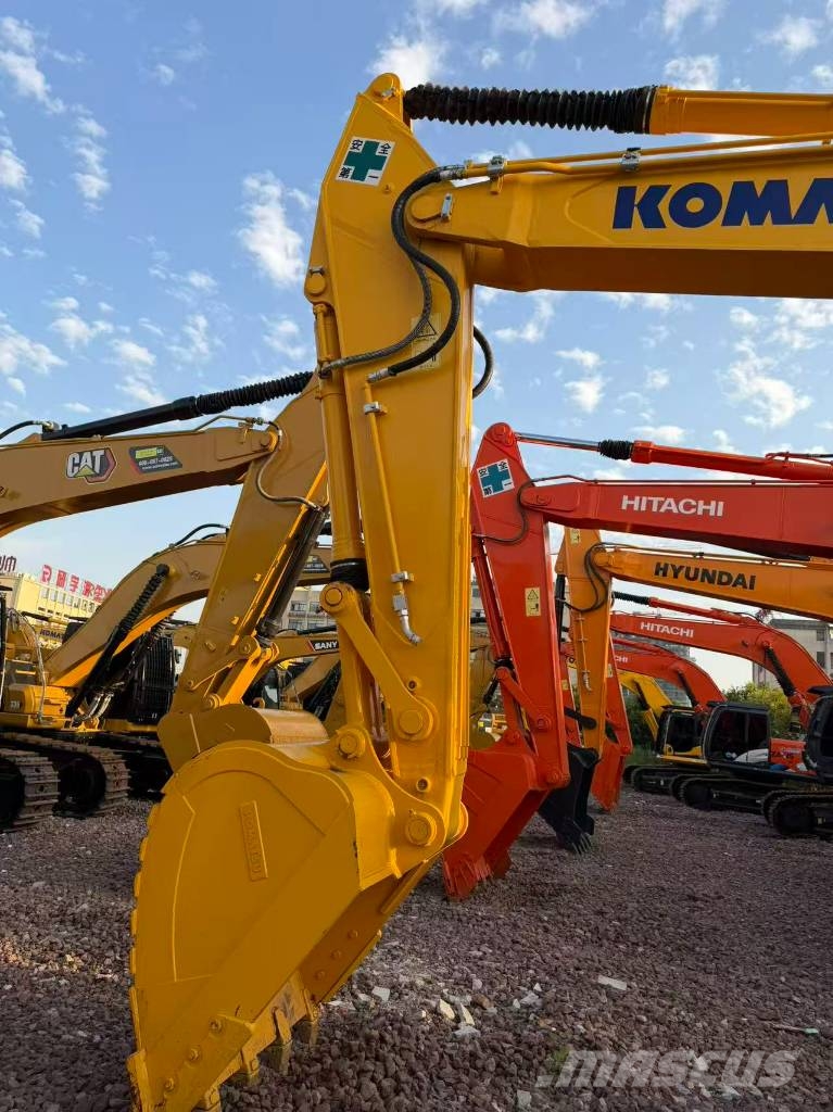 Komatsu 360 Bagri goseničarji