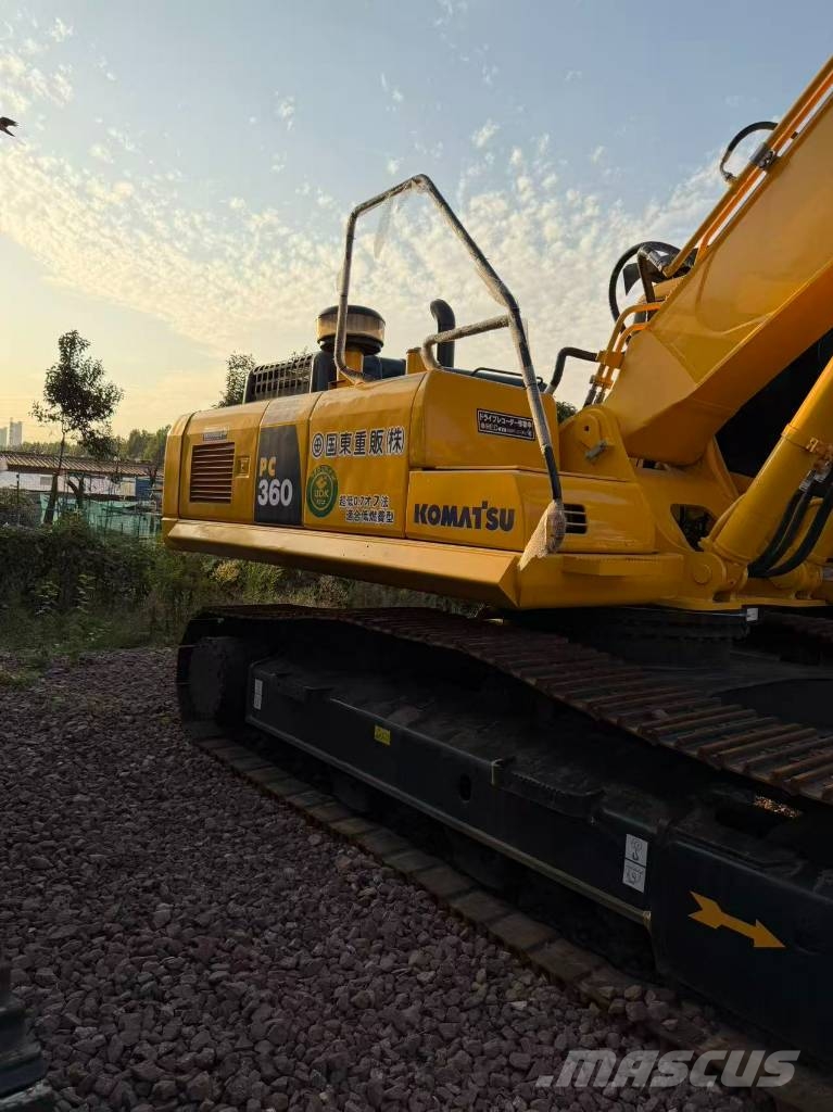 Komatsu 360 Bagri goseničarji