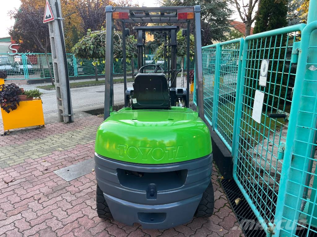 Toyota 6 FDF 30 V-2930 OB Carrelli elevatori diesel