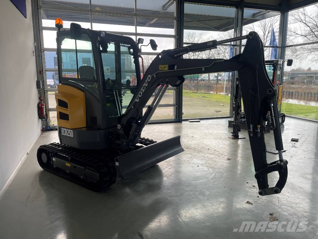 Volvo ECR 25 D Mini ekskavatörler, 7 tona dek