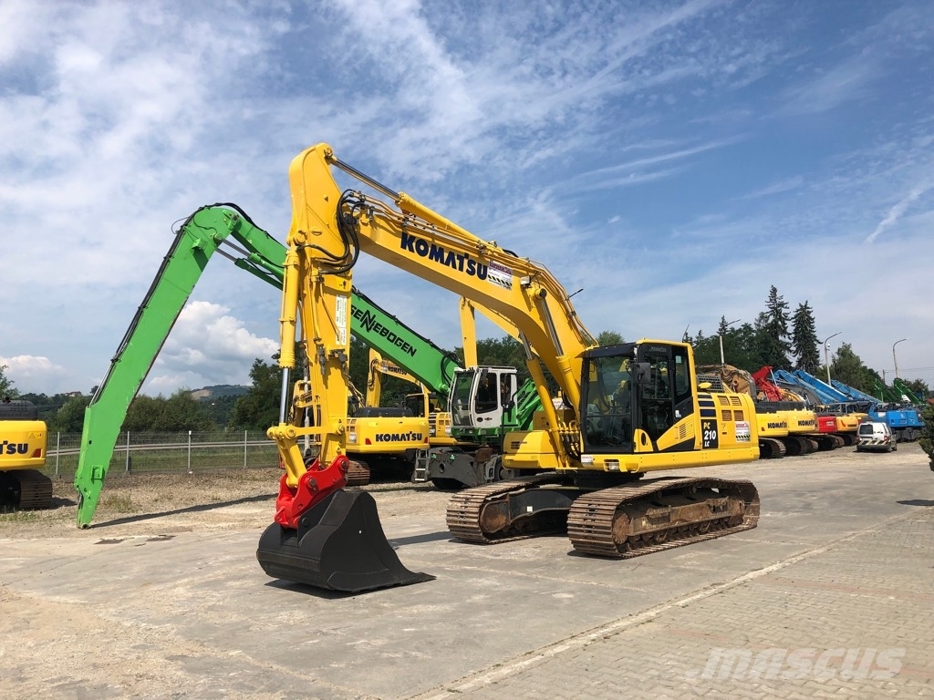 Komatsu PC210LC-11 حفارات زحافة