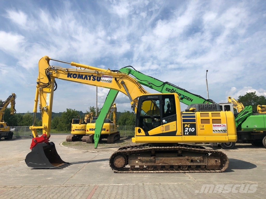 Komatsu PC210LC-11 حفارات زحافة