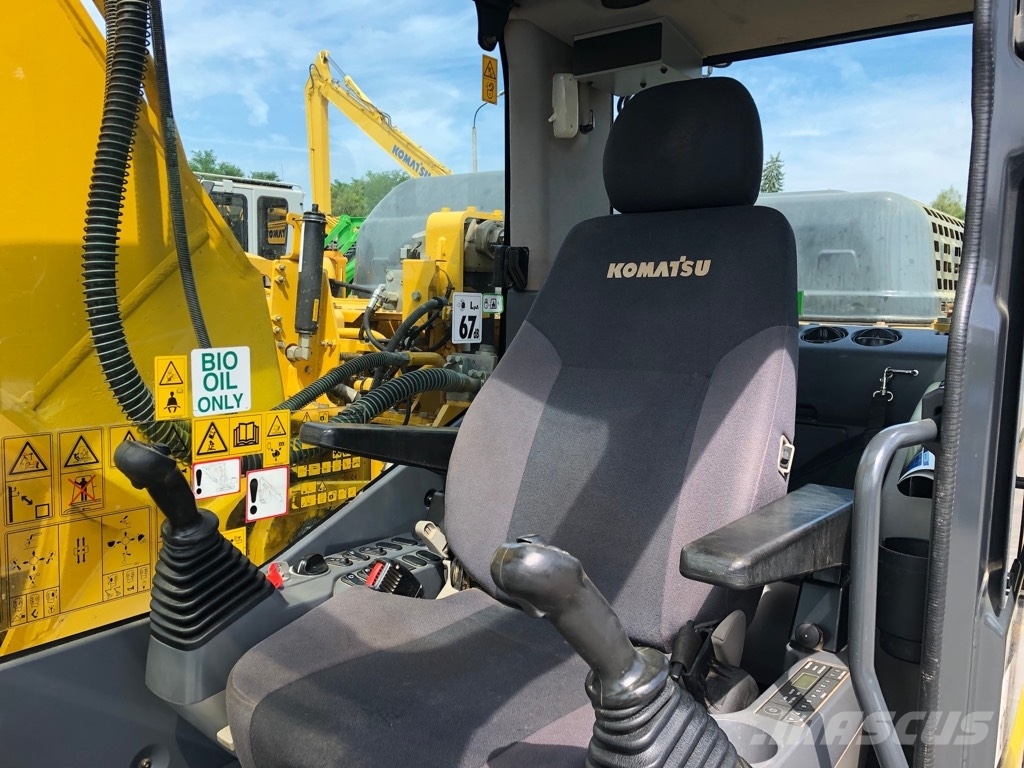 Komatsu PC210LC-11 حفارات زحافة