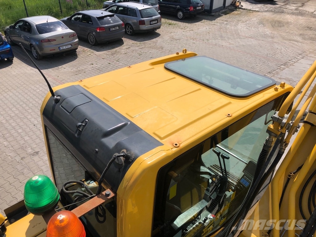 Komatsu PC210LC-11 حفارات زحافة