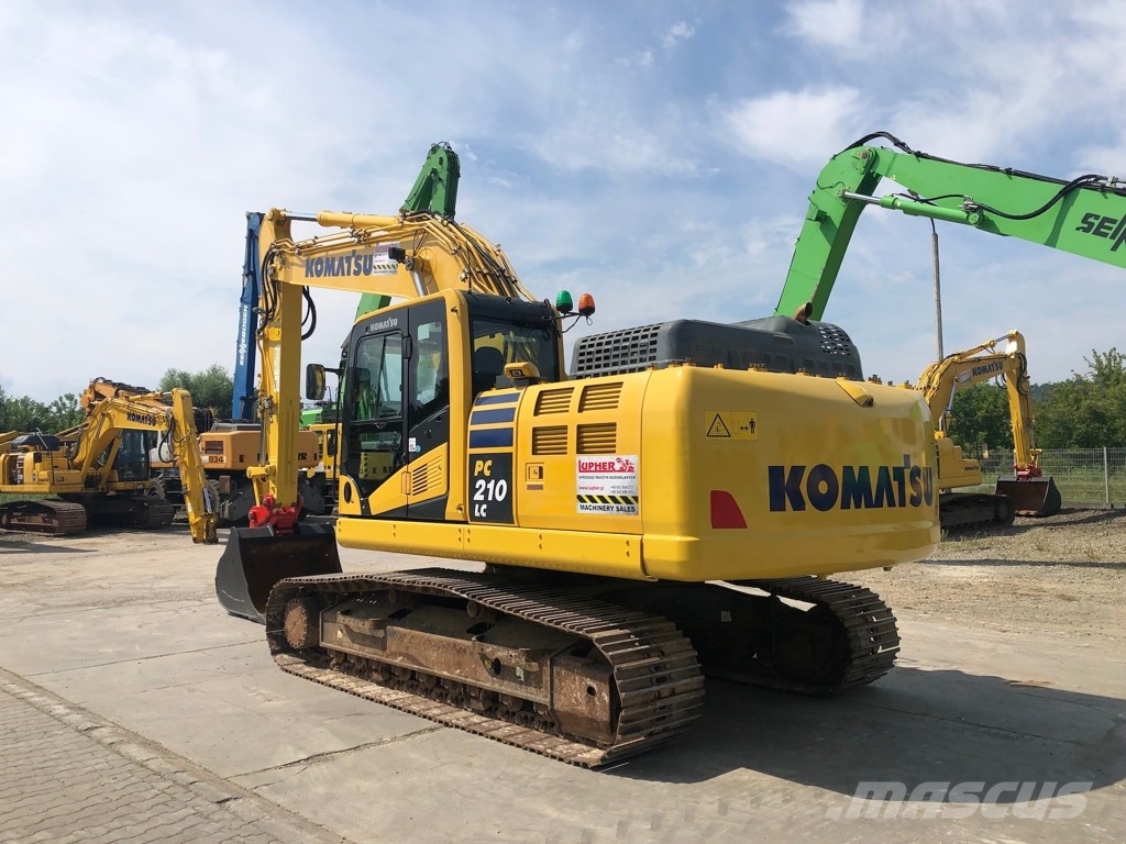 Komatsu PC210LC-11 حفارات زحافة