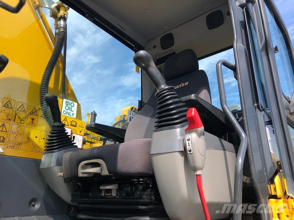 Komatsu PC210LC-11 حفارات زحافة