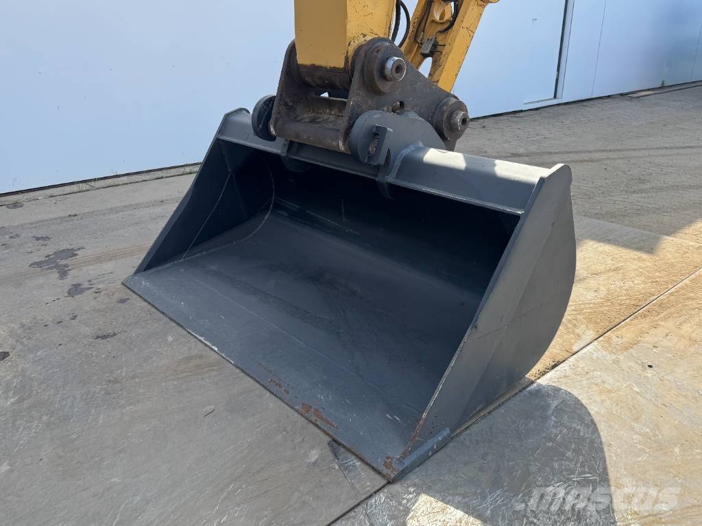 CAT 320FL - New Bucket / Hammer Lines / Camera Верижен екскаватор