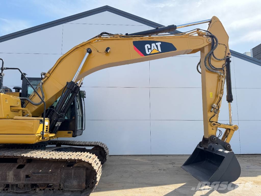 CAT 320FL - New Bucket / Hammer Lines / Camera Верижен екскаватор