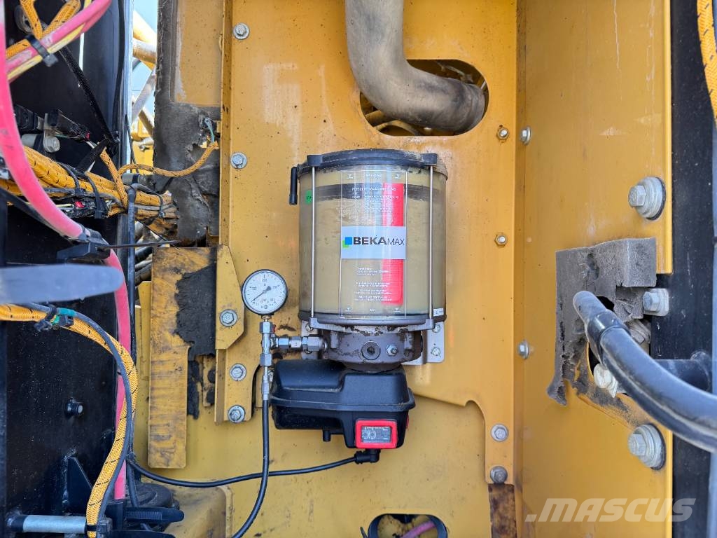 CAT 320FL - New Bucket / Hammer Lines / Camera Верижен екскаватор