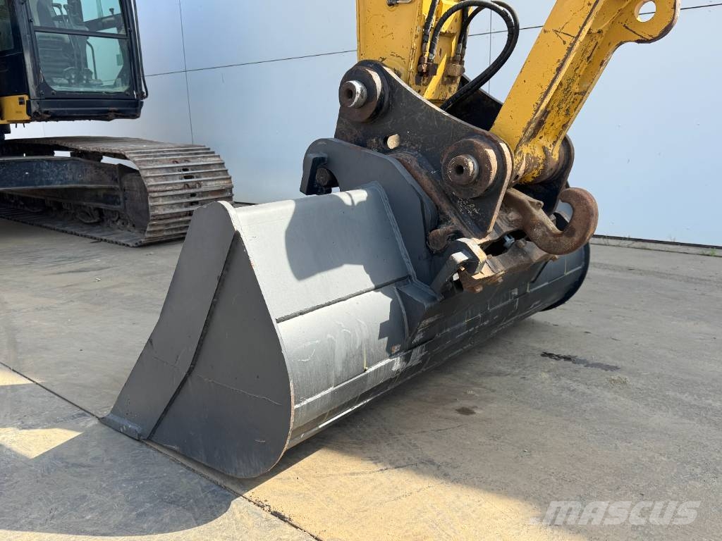 CAT 320FL - New Bucket / Hammer Lines / Camera Верижен екскаватор