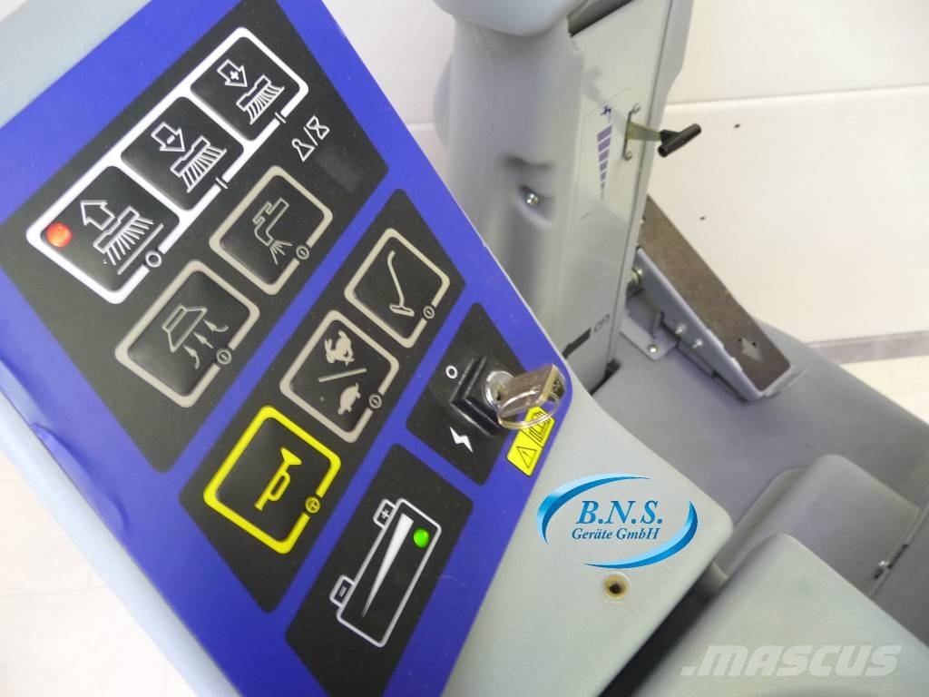Nilfisk Aufsitzfahrmaschine BR 600 路面清掃機