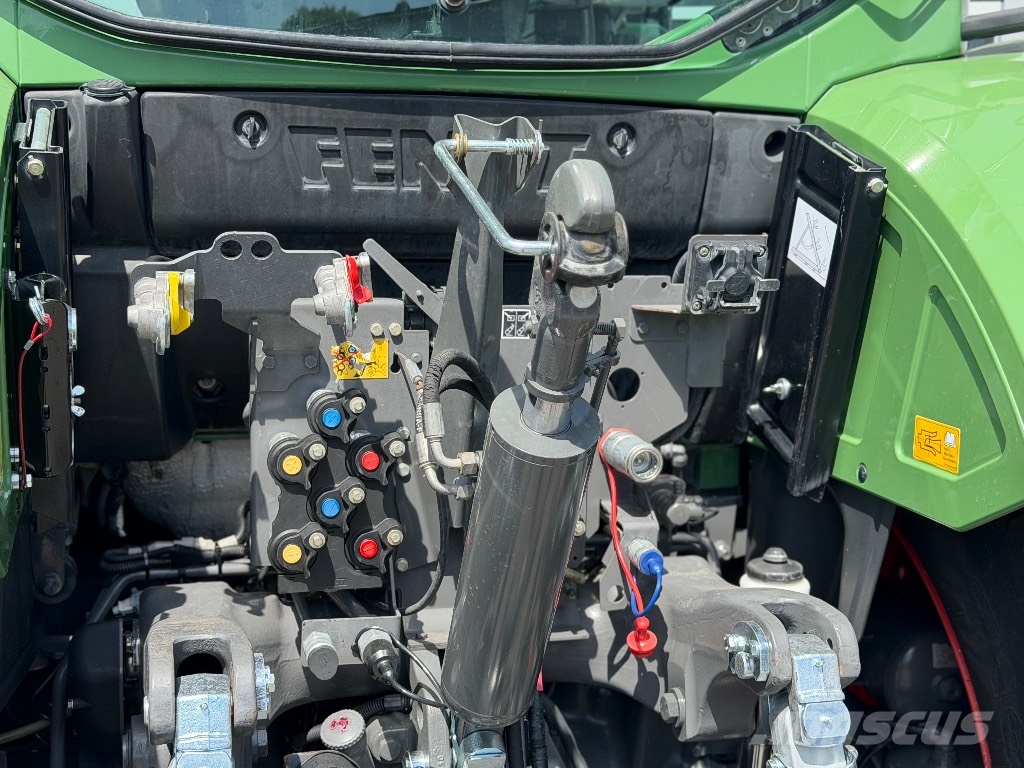 Fendt 720 Vario SCR Profi Трактори