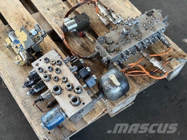 Liebherr R 906 PILOT VALVE BLOCK COMPLET Hydraulik