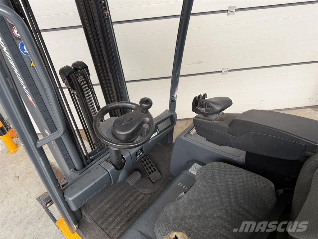 Jungheinrich EFG216K Sähkötrukit