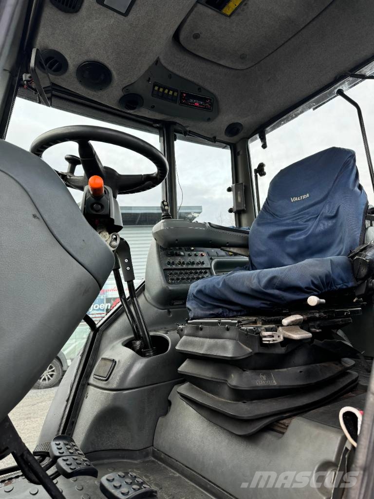 Valtra C 130 Traktoren