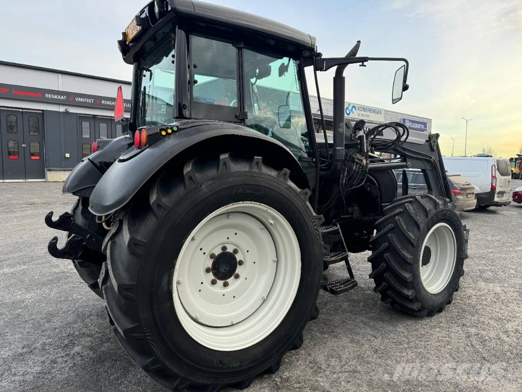 Valtra C 130 Traktoren