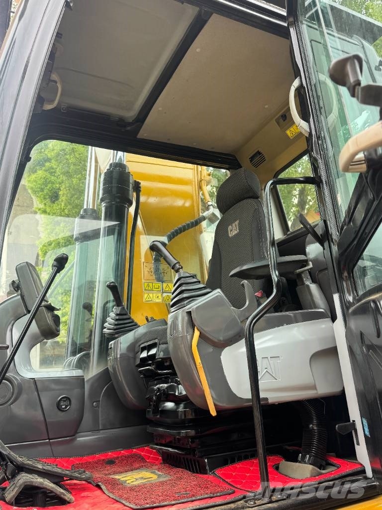 CAT CAT320D Kāpurķēžu ekskavatori