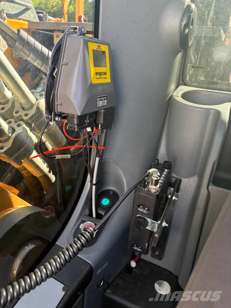 Liebherr R 926 Compact Litronic Rupsgraafmachines