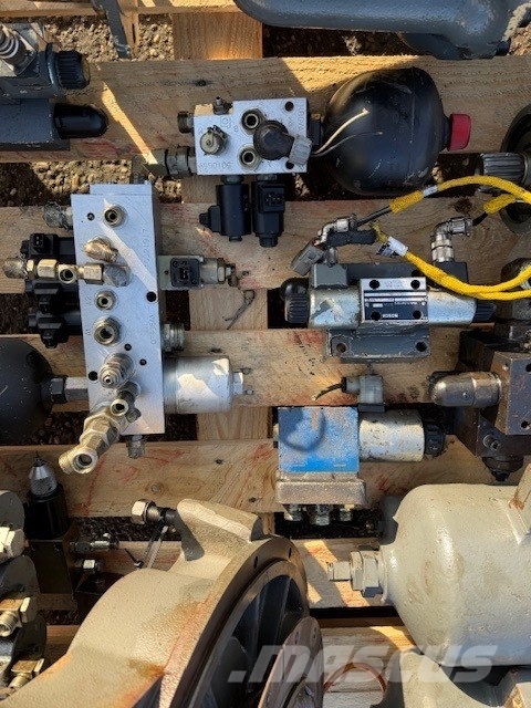 Liebherr A 944 B HD USED HYDRAULIC PARTS COMPLET Гідравліка