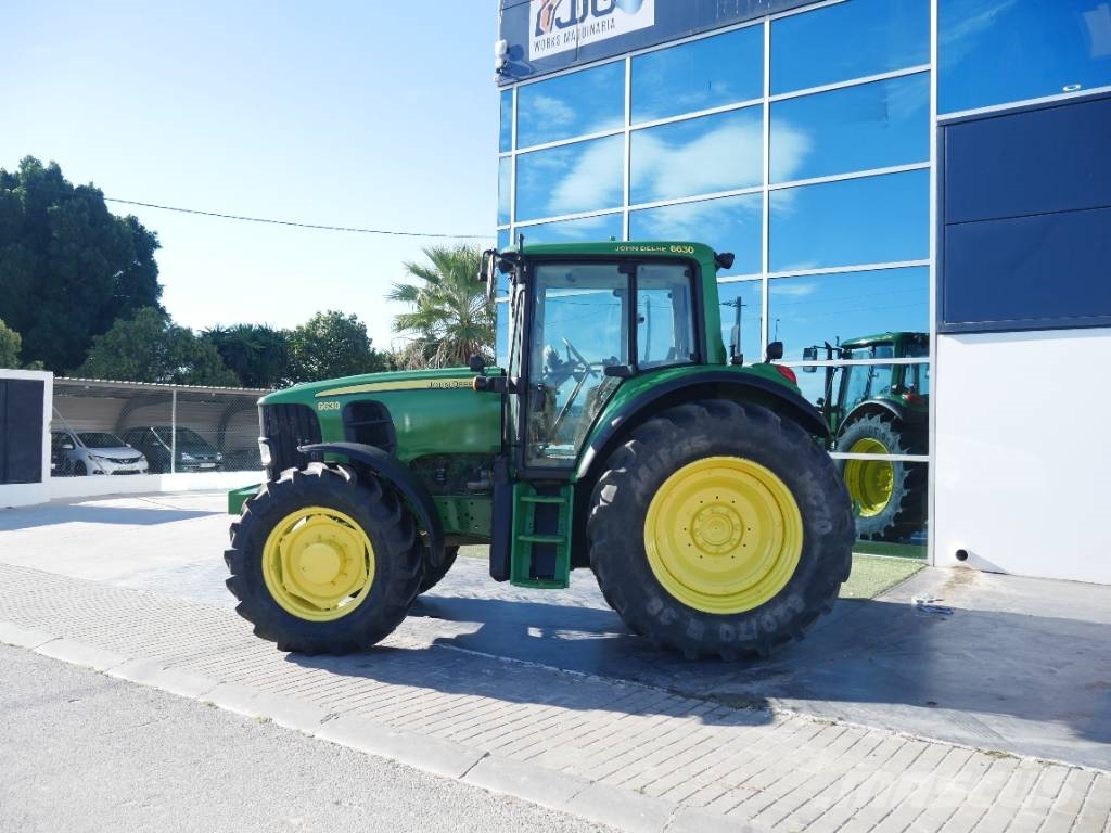 John Deere 6630 Premium Трактори