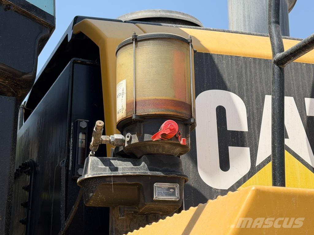CAT 972 M Rataslaadurid