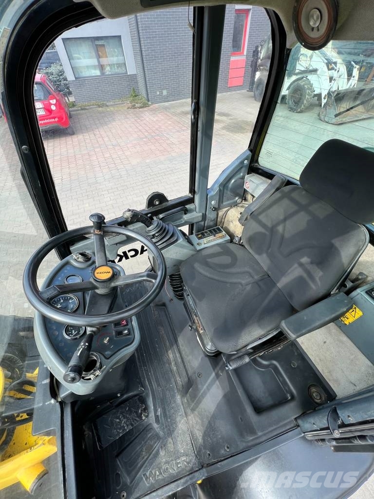 Wacker Neuson WL 37 Kolesové nakladače