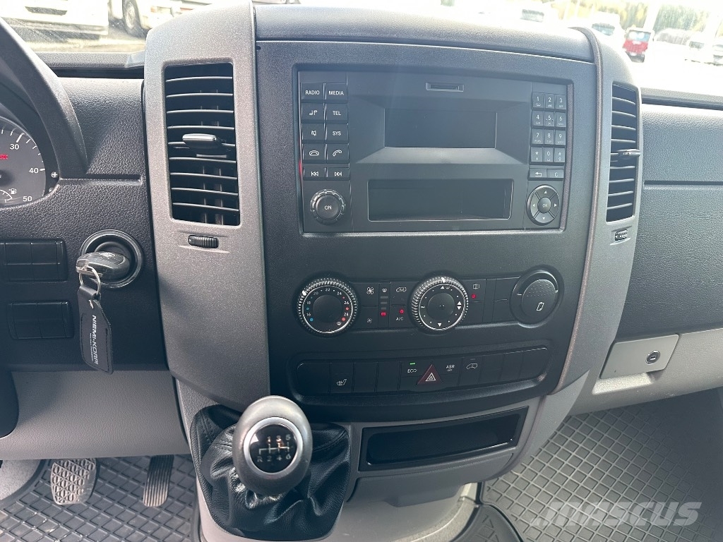 Mercedes-Benz Sprinter 316 Huoltoauto شاحنة مقفلة