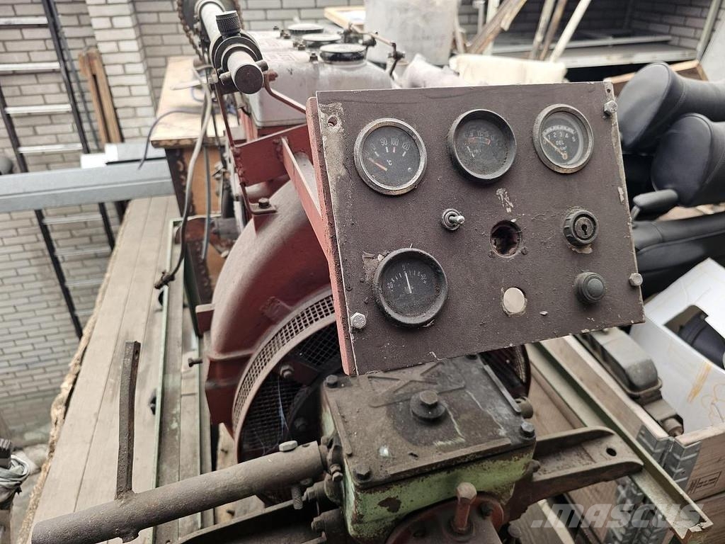 Lister 15 HP OLD SHIPS DIESEL ENGINE WITH REVERSING CLUTC 其他組件