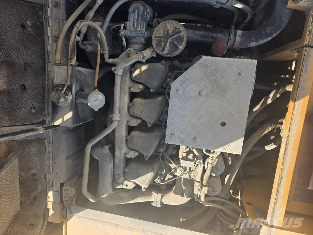Liebherr 914 litronic حفارات بعجل