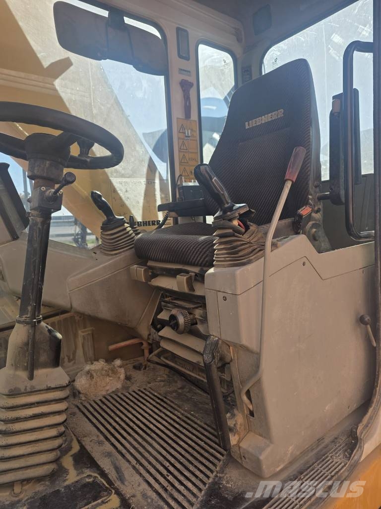 Liebherr 914 litronic حفارات بعجل