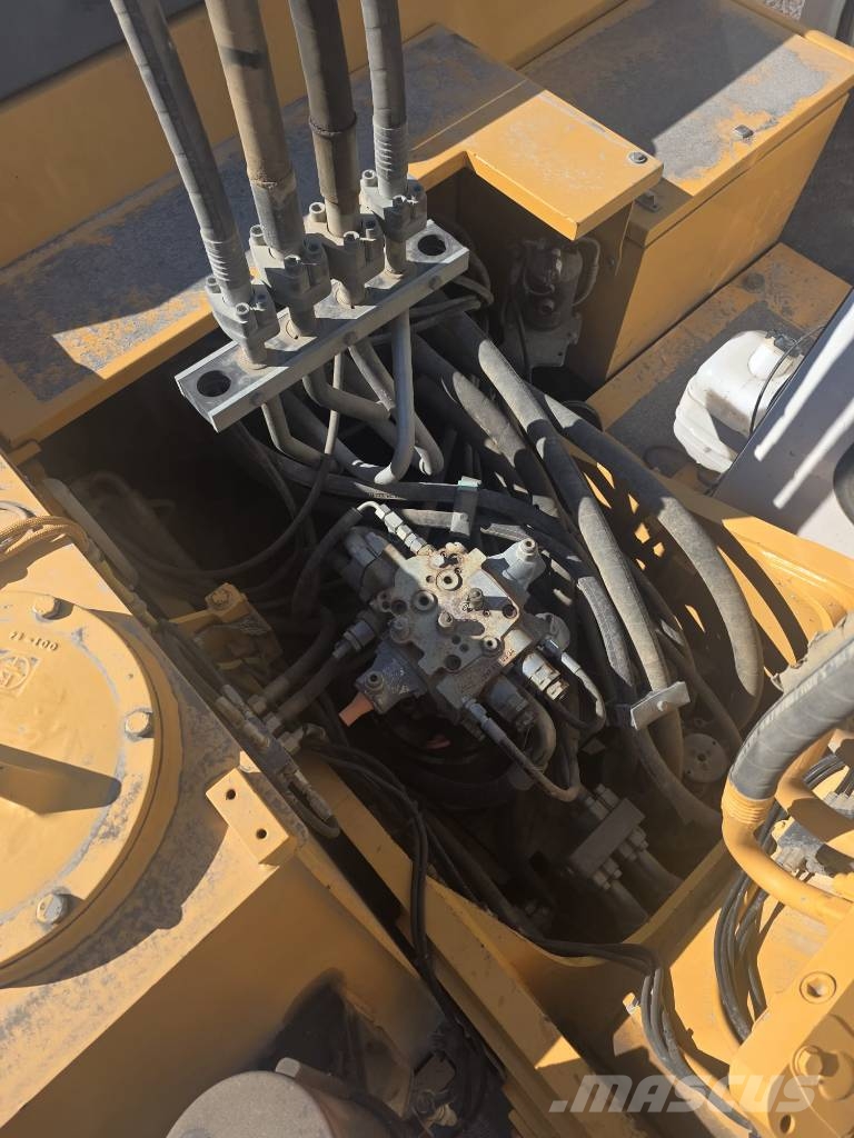 Liebherr 914 litronic حفارات بعجل