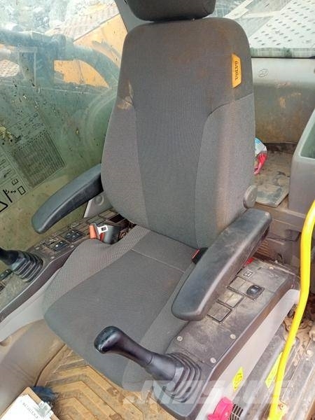 Volvo EC 480 D L Bageri guseničari