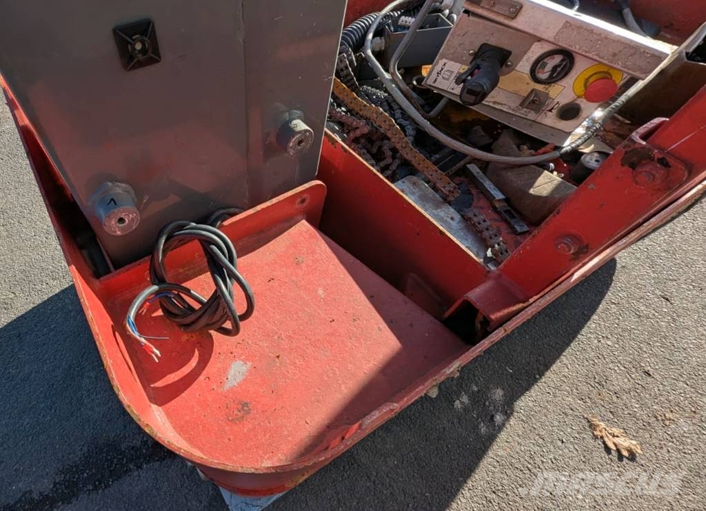 SkyJack SJ12 Scheren-Arbeitsbühnen