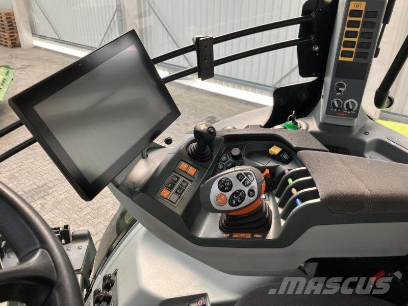 CLAAS Axion 930 트랙터