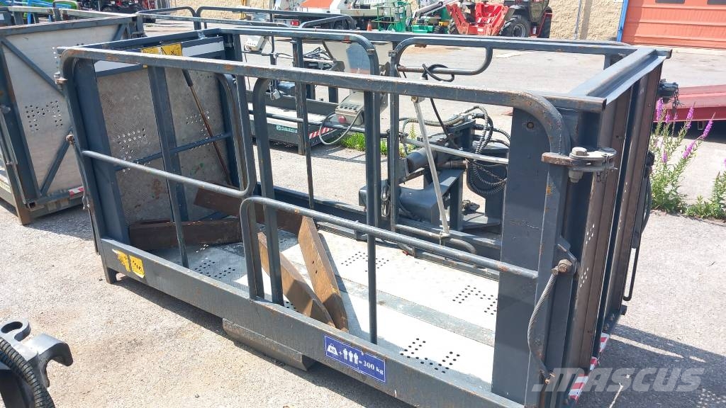 Merlo 40.16 مناولات متداخلة