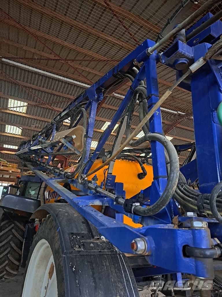 Caruelle Olympia 320 S 牽引型スプレイヤー