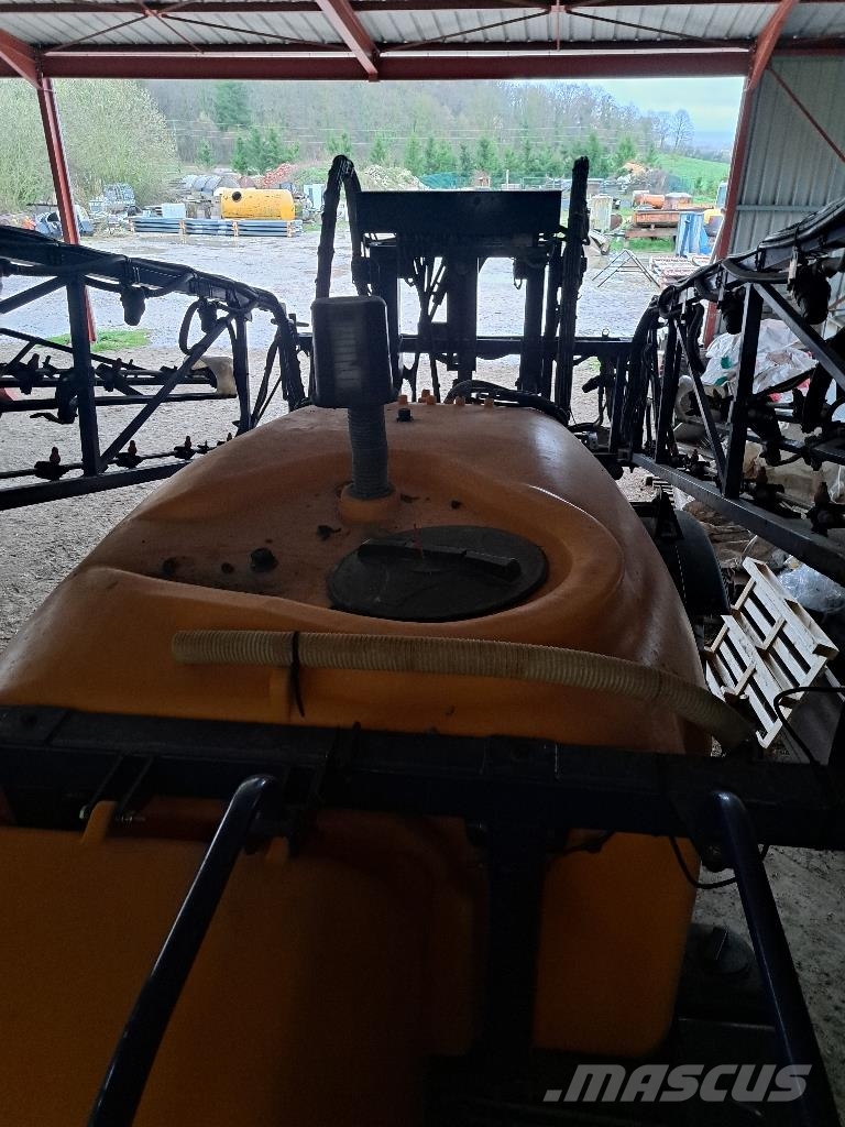Caruelle Olympia 320 S 牽引型スプレイヤー