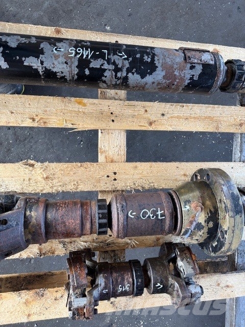 Doosan DL 400 WAŁ NAPĘDOWY Axles