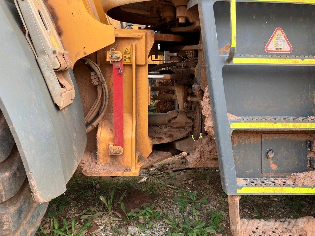 Liebherr L 566 Tekerlekli yükleyiciler