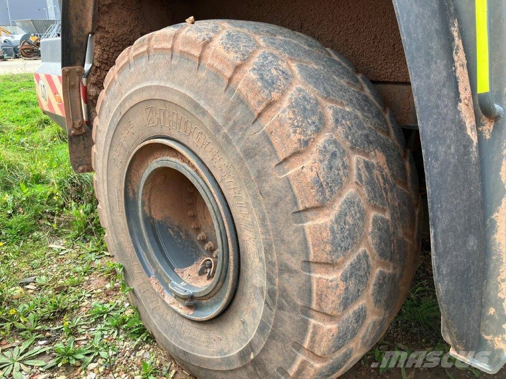 Liebherr L 566 Tekerlekli yükleyiciler