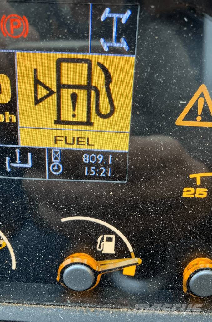JCB 530-60 Kmetijski teleskopski nakladalci