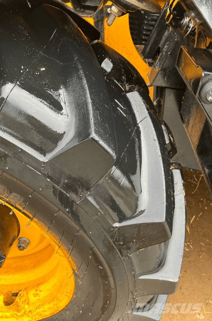 JCB 530-60 Kmetijski teleskopski nakladalci