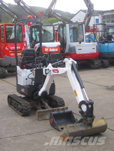 Bobcat E 10 z * 2x Löffel * * Verstellfahrwerk * vgl 08 Minibagger < 7t