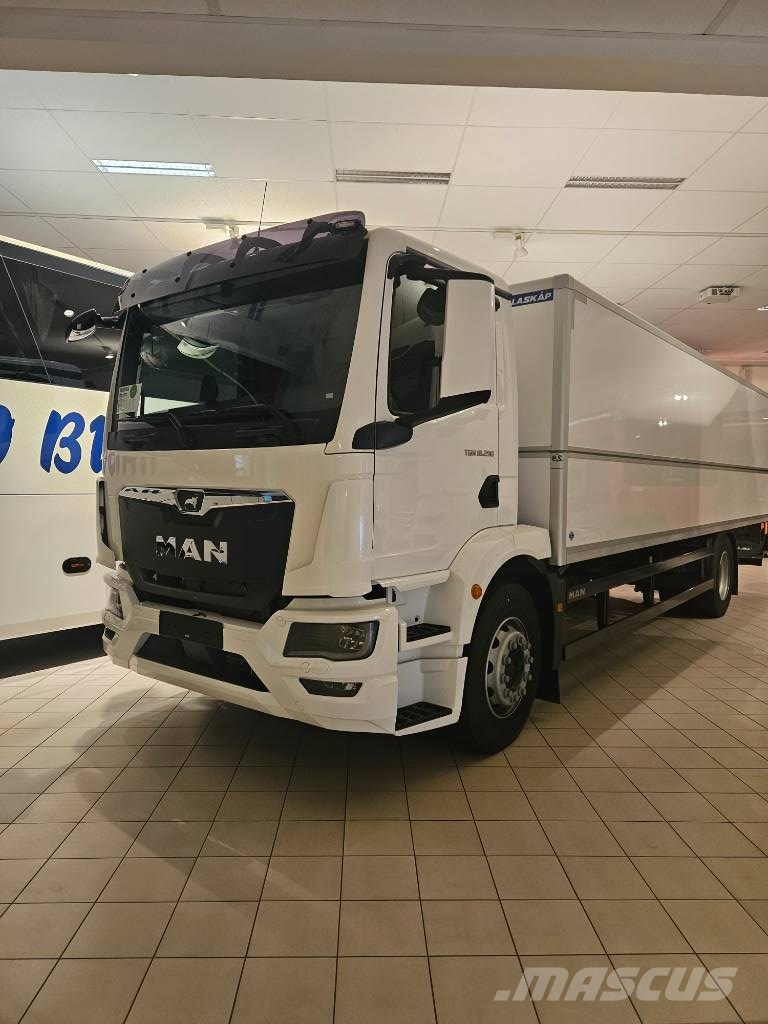 MAN TGX / TGS/TGM färdiga lagerbilar och chassier 平板车