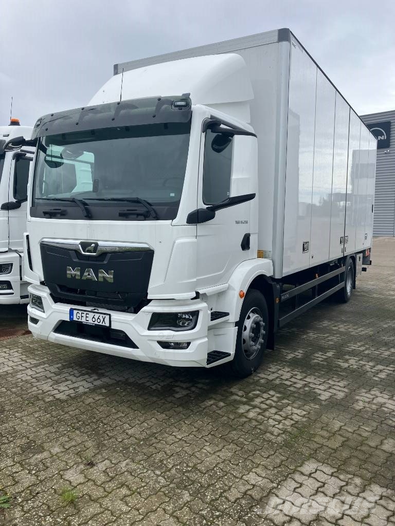 MAN TGX / TGS/TGM färdiga lagerbilar och chassier 平板车