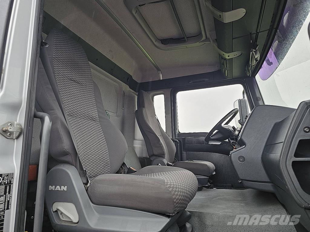 MAN 26.390 TGA 6X2 TAILLIFT Van Body Trucks