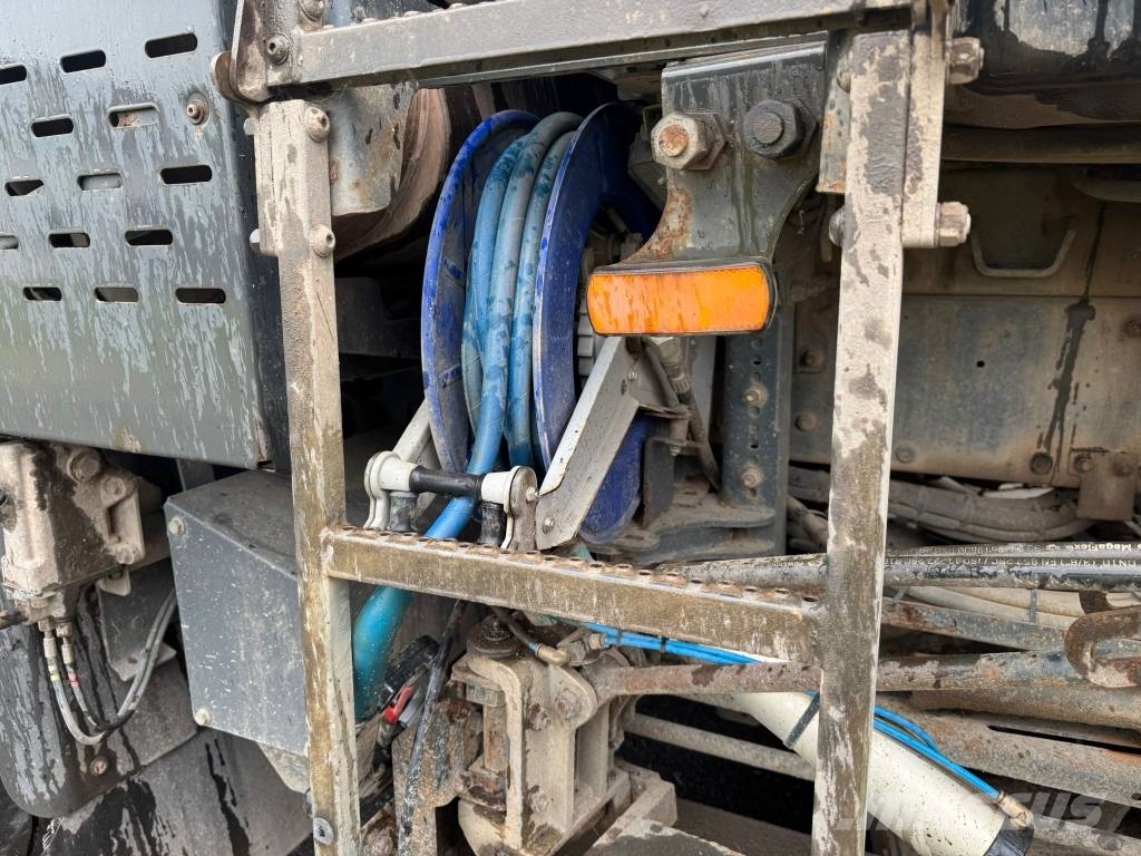 Volvo FL 250 Johnston VT652 Süpürme kamyonları
